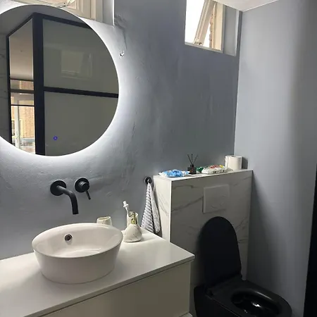 Fully Renovated Next To Markthall * Rotterdam