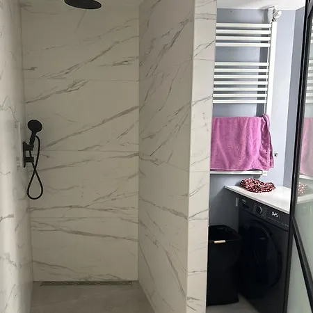 Fully Renovated Next To Markthall * Rotterdam