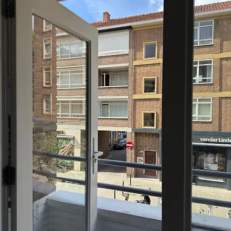 Fully Renovated Next To Markthall *