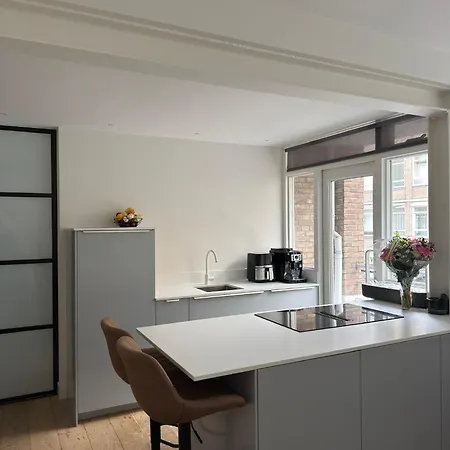 Fully Renovated Next To Markthall * Rotterdam